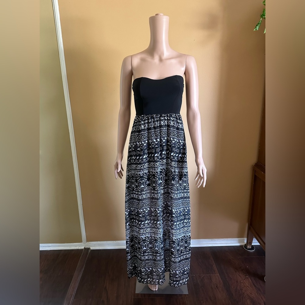 Wet Seal Size XSmall Black and White Maxi Dress